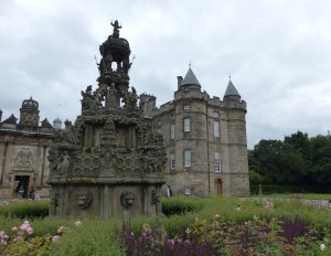 Inside the palace courtyard, with the fountain installed Queen Victoria and Prince Albert