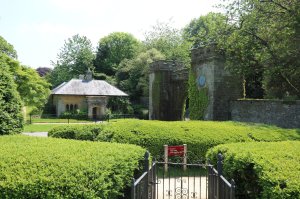 The gatehouse to the mansion